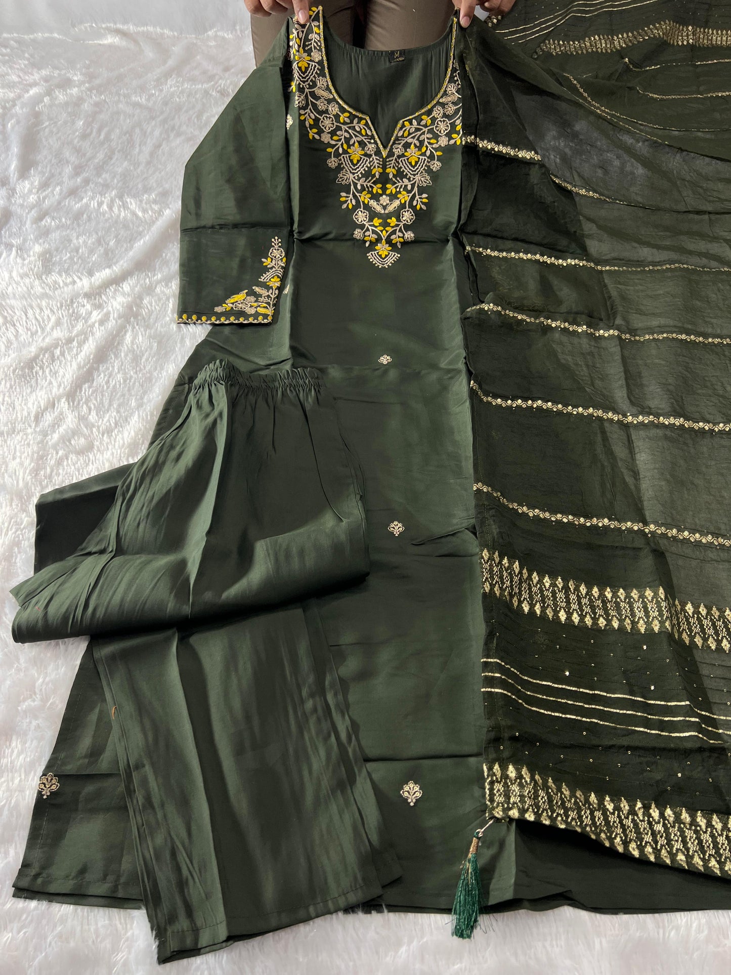 Kayatri New Elegant Roman Silk Suit Featuring Beautiful Embroidery and Sequins