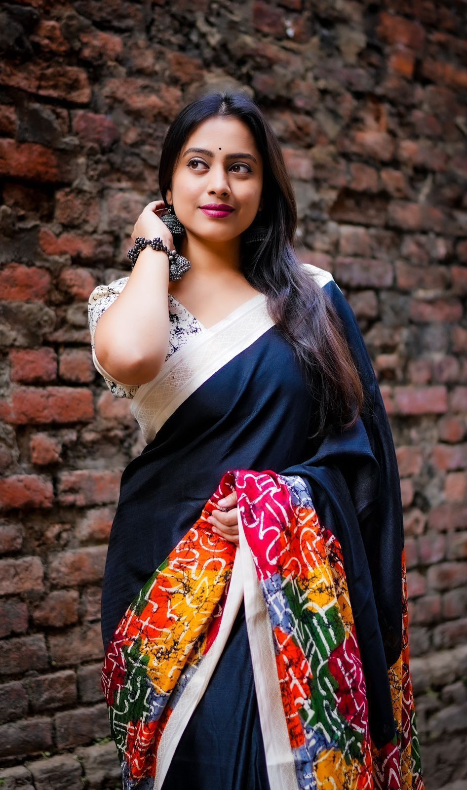 Kayatri New Fancy Black Pashmina Silk Saree with Zari Pattu Border & Contrast Blouse