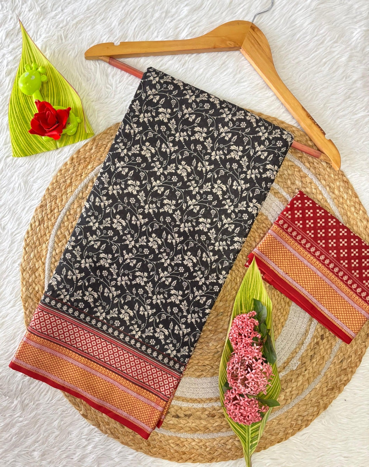Kayatri New Elegant Pure Cotton Saree with Matching Blouse Piece