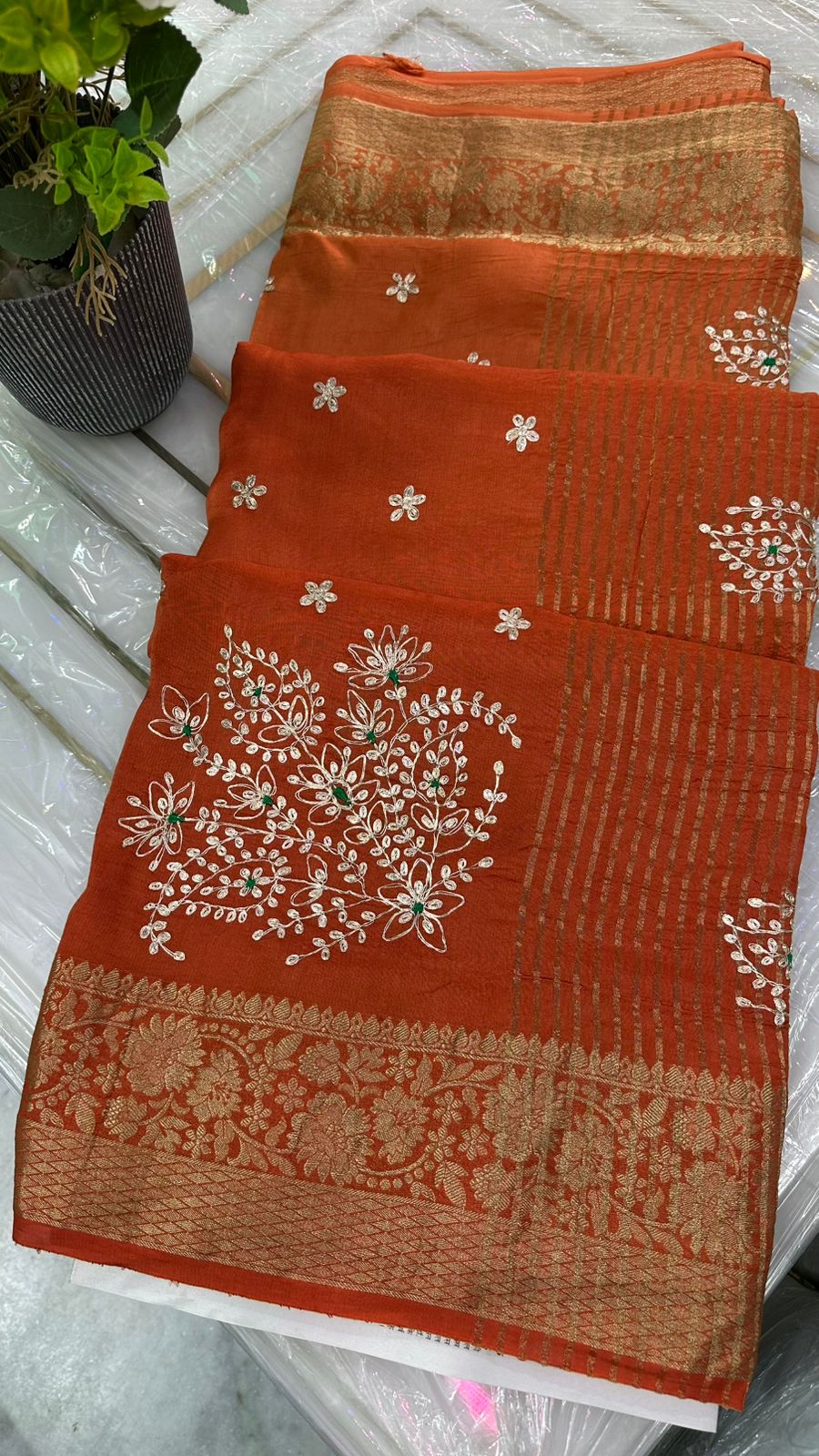 Kayatri New pure moonga silk jari saree with beautiful pittan gotta work Saree