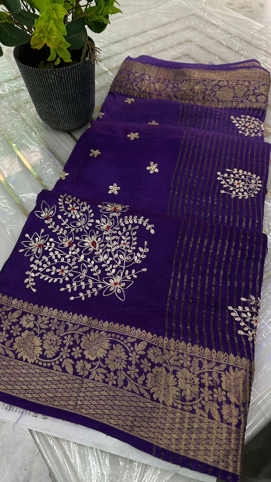 Kayatri New pure moonga silk jari saree with beautiful pittan gotta work Saree